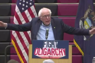 Bernie Sanders Rallies 10,000 Supporters in Warren to Fight Oligarchy